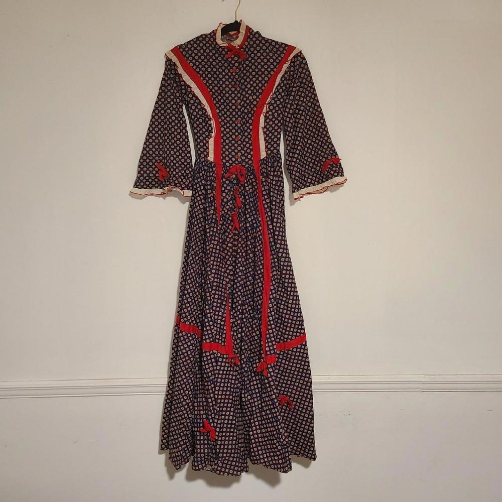 Damaged Vintage Handmade Praire Dress Navy Pattern Red Bows with Hat